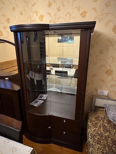 vitrin dekor: DİQQƏT BU GÜN TƏCİLİ EVDƏN ÇİXMALIDİ.Qonaq otağı üçün şkaf–vitrin və — 2