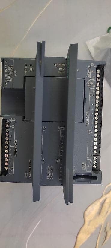 Siemens SIMATIC S7‑1200 PLC – CPU 1214C AC/DC/Relay Xüsusiyyətlər: - — 2