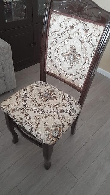 Qonaq otağı üçün, Açılmayan, Dördbucaq masa