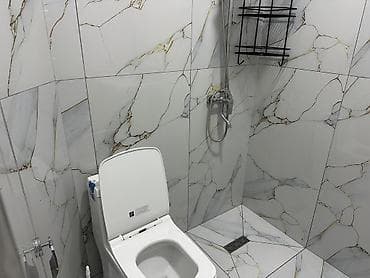 ağ şəhərdə evlərin satışı: 4 otaqlı, 127 kv. m, Yeni təmirli — 6