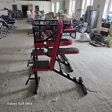 qara zurna: Çoxfunksiyalı trenajor skamyası – qara/qırmızı rəngdə, möhkəm metal — 2