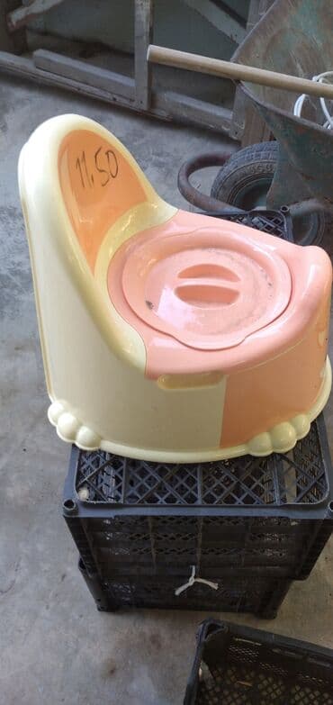 uşaqlar üçün keçə şap şapları: Uşaqlar üçün çəhrayı və krem rəngli oturacaq tipli uşaq qabı. qarşok — 2