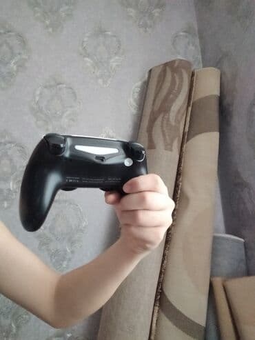 Xbox Series X: Məhsul: Oyun kontrolleri (ağ-qara) Təsvir: - İki analoq çubuq, D-pad — 3