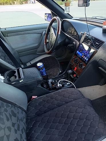 ford transit bufer: Mercedes-Benz C-Class: 2 l | 1995 il Sedan — 7