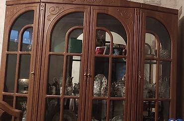 Moyka avadanlığı: Şüşəli dolab vitrini, İşlənmiş — 1