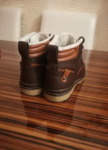 çelsi botinka: Ölçü 37 Dəri qış batinkası, isti saxlayan POLARİS firması. Keyfiyyət — 2