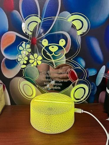 stolustu işıq: Akril LED masa lampası (pultlu)– Ayı fiqurlu - Dizayn: Şəffaf akril — 2