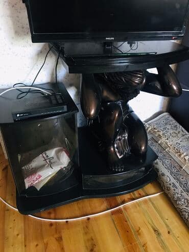 ikinci əl şifanerlər: İşlənmiş, Düz TV altlığı, Polkalı, Şüşəli, Belarusiya — 11