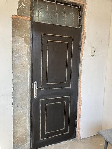 Dəmir giriş qapısı - Material: möhkəm metal/dəmir konstruksiya lalafo.az -da Dəmir giriş qapısı - Material: möhkəm metal/dəmir konstruksiya