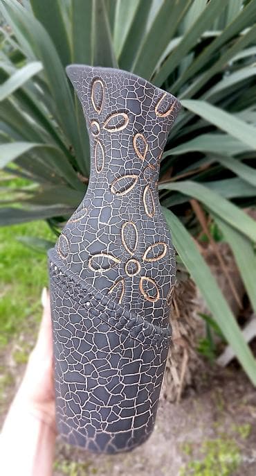 gence xalcasi nin qiymeti: Bir vaza, Keramika — 1