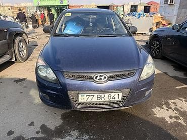 hunday accent 2004: Hyundai i30, faralari zavod içi qaradi — 1