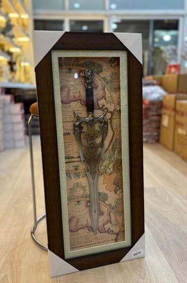 SİM-kartlar: Qablı dekorativ xəncər tablo - Çərçivə: tünd qəhvəyi taxta effektli — 3