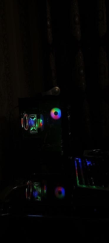 boş sistem bloku: Tekce monitor yoxdu qalan hersey verilir Sistem-PROCESOR-i7 3cu nesil — 2