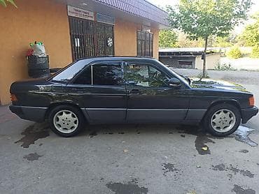 mersedes g 63: Mercedes-Benz 190 (W201): 2 l | 1991 il Sedan — 4