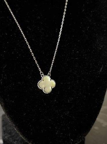 Бижутерия: Gümüş zəncirli minimal boyunbağı – dörd yarpaq/quatrefoil formalı asqı — 1