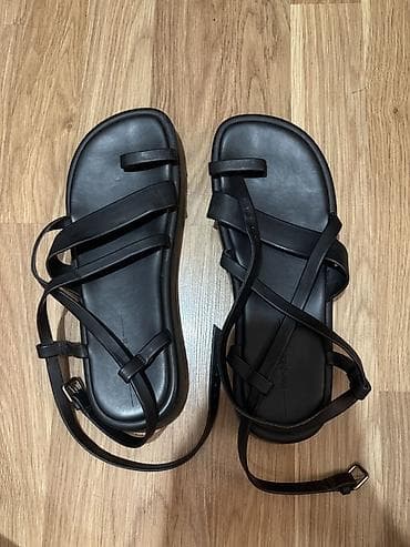 yaz basanoşkalar: Bershka qadın sandaleti - Rəng: qara - Ölçü: 36 (daxildə və altlıqda — 2