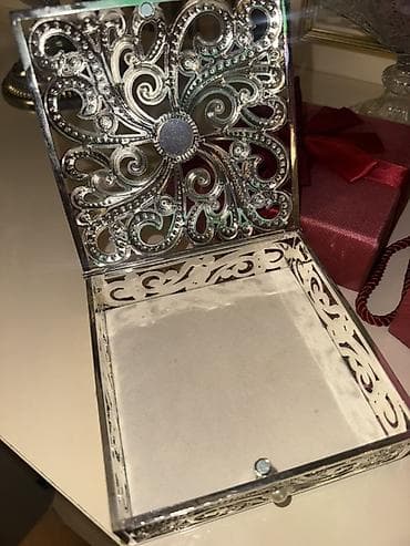 ucuz hediyeler: Zərif dizaynlı metal bəzək qutusu - Material: parlaq xrom rəngli — 2