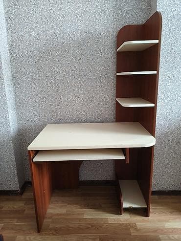 divar polkalari: Düz masa, Polkalı, Siyirməsiz, Sadə laminat — 1