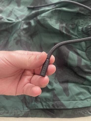 sport şalvar: Lacoste x Netflix kişi şalvarı – Relaxed Fit - Rəng: tünd yaşıl — 2