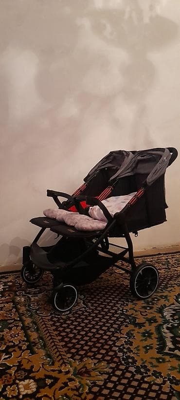 Əkizlər üçün araba