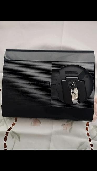 Tecılı olaraq satılırl ps3 silim madeli. 1eded pult var PS öz