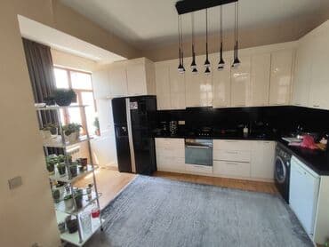 gorədildə satılan evlər: Bakıxanov qəs., 3 otaqlı, Yeni tikili, m. Neftçilər, 106 kv. m — 10