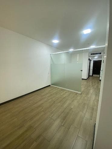 28 May metrosu yaxınlığında Hazır Ofis İcarəyə Verilir! 📍 Ünvan: AF — 8
