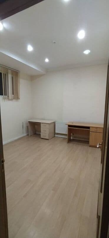 xacmaz obyekt: Nərimanov metrosunun yaxınlığında 4 mərtəbəli binanın 1-ci — 4