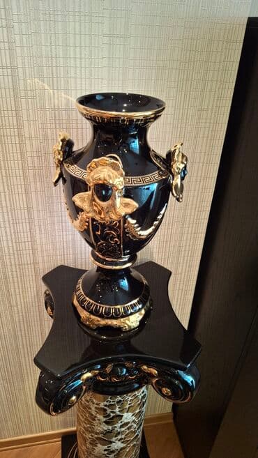 500 azn eskinaz: Vaza dəsti, Farfor — 3