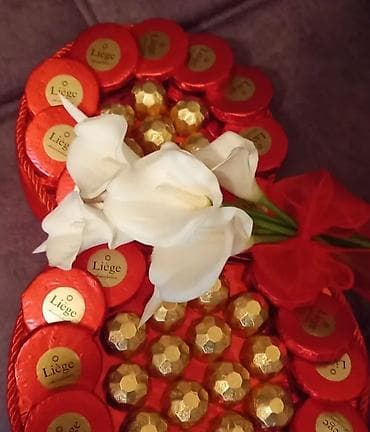 son zeng yupkalari: 8 marta özel Belçika şokoladlari ilə hazırlanmış hediyyəlik.Sifariş — 2