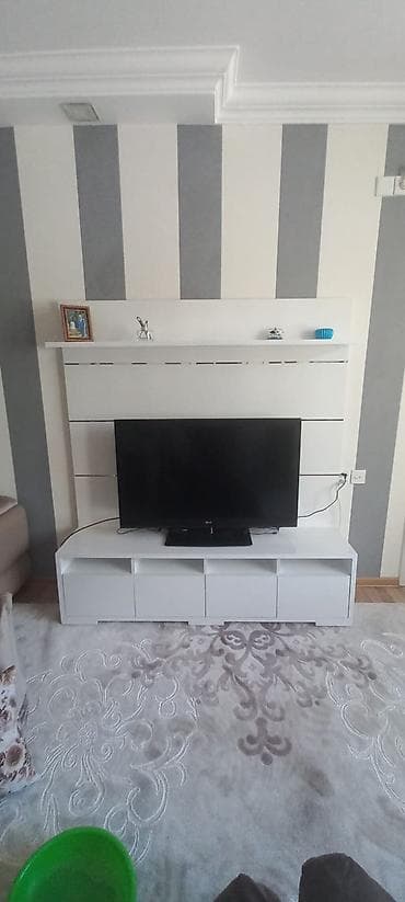 qab rəfi: Düz TV altlığı, Polkalı, Laminat — 2