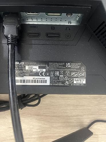 i5 9: Dell G3 3500 Üzərində monitor, original Xbox controller, monitor və — 3