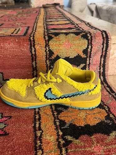 lego stranger things: Məhsul: Nike SB Dunk Low “Grateful Dead Bears – Yellow” (uşaq/kiçik — 3