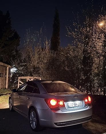 Chevrolet: Chevrolet Cruze: 1.4 л | 2011 г. 337800 км Седан — 2