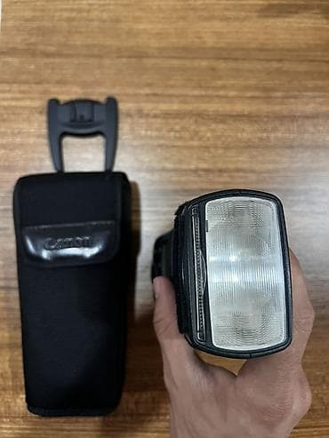 video reqstrator: Canon Speedlite 580EX II xarici flaş - Brend/model: Canon Speedlite — 4