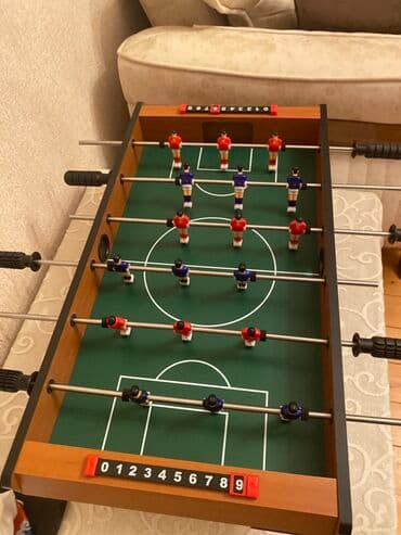 настольный футбол: Stolüstü futbol (foosball) oyunu - Kompakt ölçülü, taxta gövdəli — 1