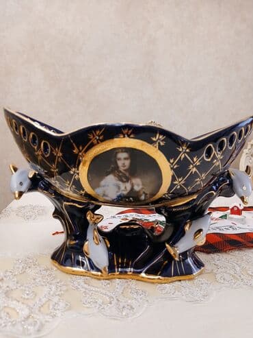 aksesuar qabi: Məhsul: Boyalı və qızılı işləməli dekorativ porselen meyvə/güllük qab — 1