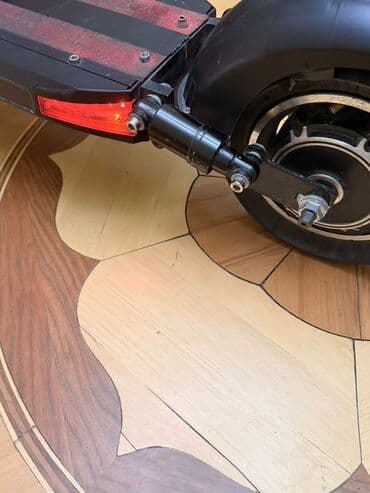 Электросамокаты: Elektrikli skuter - Güclü arxa hub-motor - Ön və arxa amortizasiya — 3