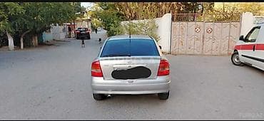 c 202 stopu: Opel Astra: 1.8 l | 1998 il Hetçbek — 3