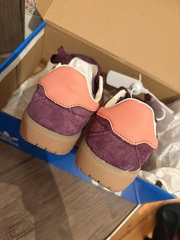 Кроссовки и спортивная обувь: Adidas Originals qadın krossovkası • Model: Adidas Originals (etiket — 2