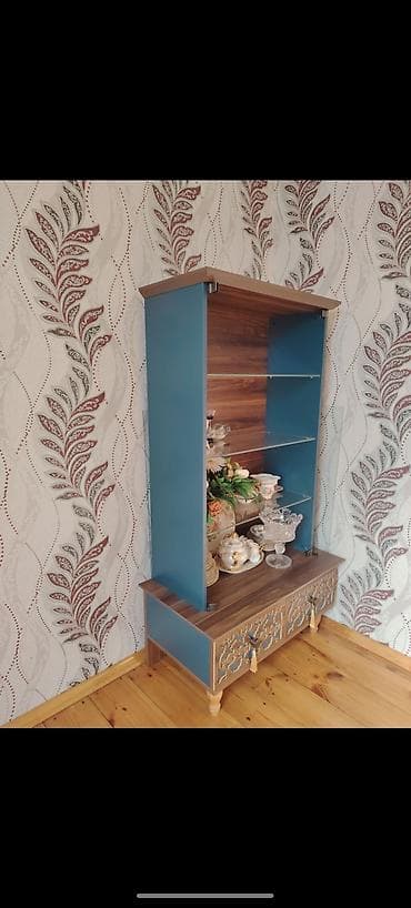 çəki daşı: Açıq dolab vitrini — 1