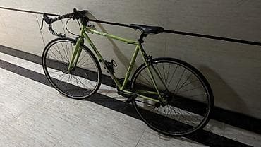 28 velosipet: Şose velosipedi – Cannondale Synapse (yaşıl) Xüsusiyyətlər: - Yüngül — 2