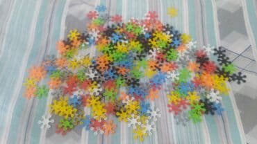 uşaq yelencek: Oyuncaq konstruktor. Hər bir detalı yerindədi. Hər konstruktor 8man — 8