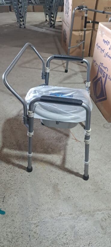 Yerimək üçün arabalar, çəliklər, əsalar, rollatorlar: 🩺Əsa (çəlik) böyüdüb kiçiltmək olur 20 AZN . 🩺Əsa (çəlik) böyüdüb — 13