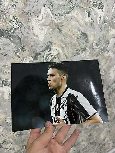 Məhsul: Juventus oyuncusu imzasi SUBUT VAR! Avtoqraflı futbolçu