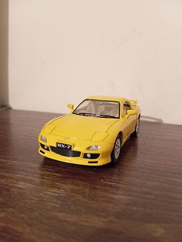 Mazda RX-7 (FD) die-cast model avtomobil - Rəng: sarı - Miqyas