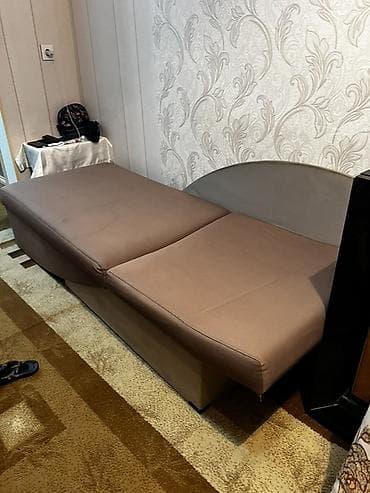 Qonaq otağı və ya yataq otağı üçün rahat tək nəfərlik — 2