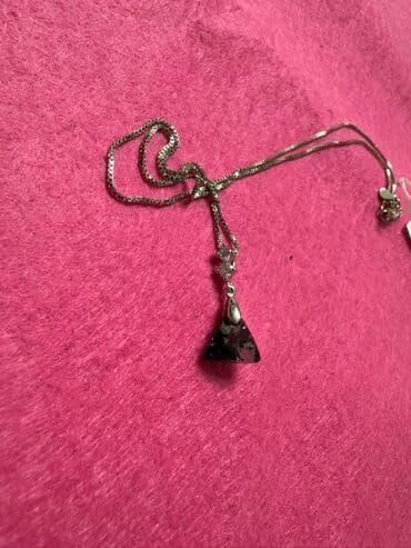 Цепочки: - Qızılı tonlu “M” hərfli boyunbağı: incə zəncir, mərkəzdə minimal “M” at lalafo.az — 6 Цепочки: - Qızılı tonlu “M” hərfli boyunbağı: incə zəncir, mərkəzdə minimal “M” — 6