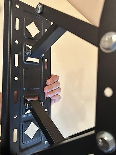 kronşteyn: Divar üçün universalmontaj dayağı – TV və monitorlar üçün - Material — 6