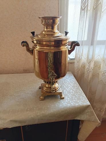 qedim samovar satisi: Mis samovar – klassik rus üslubunda, kömür/odunla işləyən model — 1